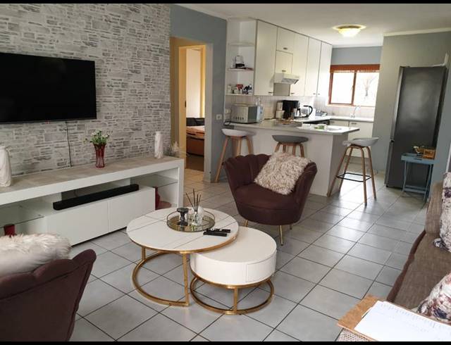 2 BEDROOM TOWNHOUSE FOR SALE IN MARAIS STEYN PARK
